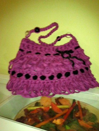 Morado con flecos
